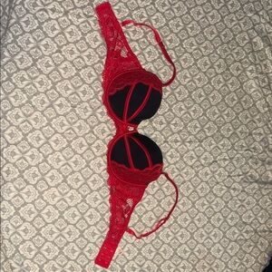Red and Black Lace La Vie En Rose bra